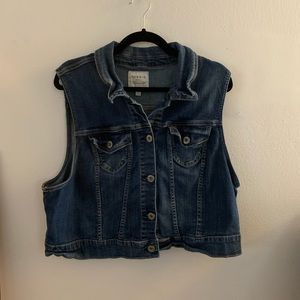 Torrid Cropped Denim Vest size 2
